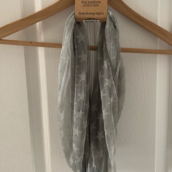 Lavello Homestyle Collection Infinity Scarf - Picture 1 of 3